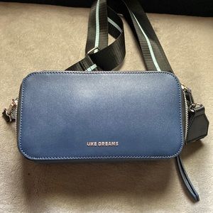 Shoulder bag! Color blue.